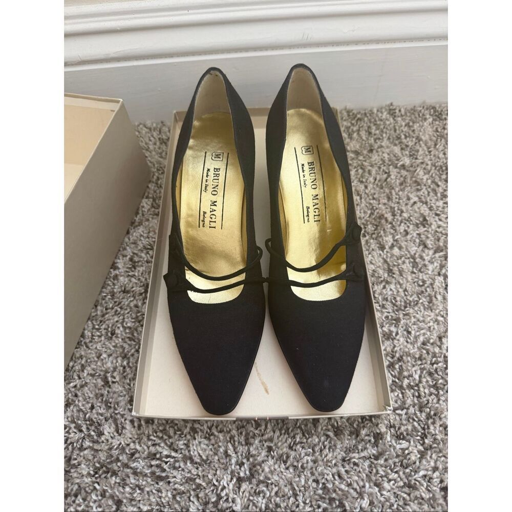 NWT Bruno Magli Vintage black satin heels  Size 6